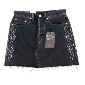 Levi’s Premium High-Rise Deconstructed Skirt (Size 25)